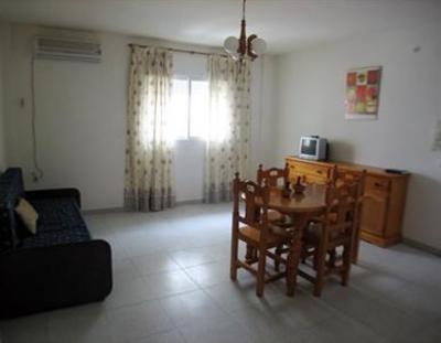фото отеля Hostal El Yunque Conil de la Frontera