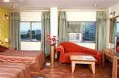 фото отеля IndiSmart Hotel