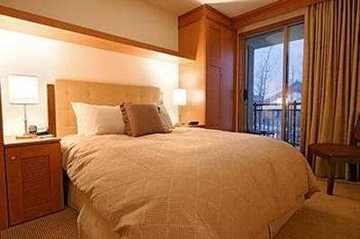 фото отеля Pan Pacific Whistler Village Centre