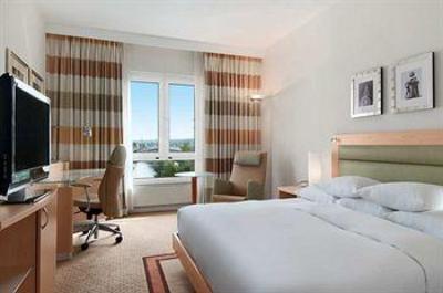 фото отеля Hilton Bonn Hotel