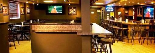 фото отеля Vantage Inn & Suites