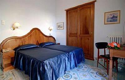 фото отеля Hotel La Bussola Amalfi