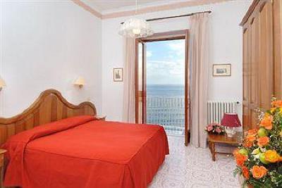 фото отеля Hotel La Bussola Amalfi