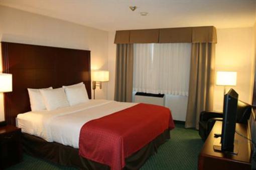 фото отеля Holiday Inn and Suites Winnipeg Downtown