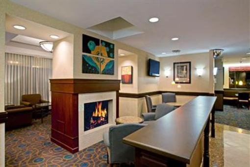 фото отеля Holiday Inn and Suites Winnipeg Downtown