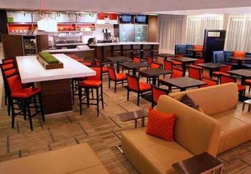 фото отеля Courtyard Atlanta Perimeter Center