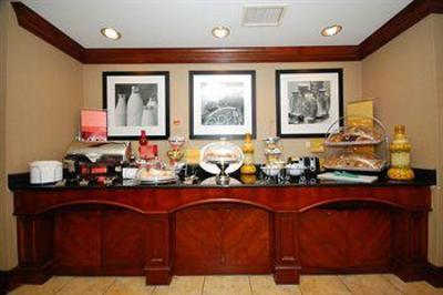 фото отеля Hampton Inn Petersburg - Ft. Lee