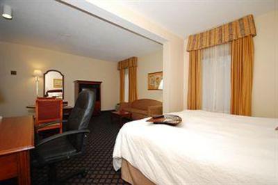 фото отеля Hampton Inn Petersburg - Ft. Lee