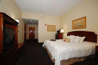 фото отеля Hampton Inn Petersburg - Ft. Lee
