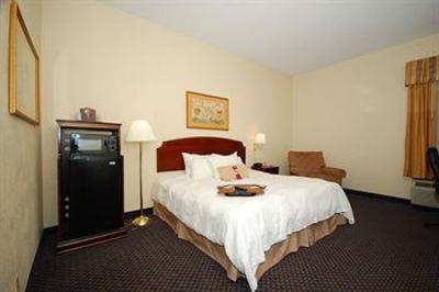 фото отеля Hampton Inn Petersburg - Ft. Lee