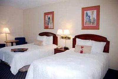 фото отеля Hampton Inn Petersburg - Ft. Lee