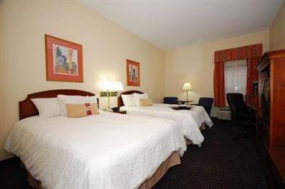 фото отеля Hampton Inn Petersburg - Ft. Lee