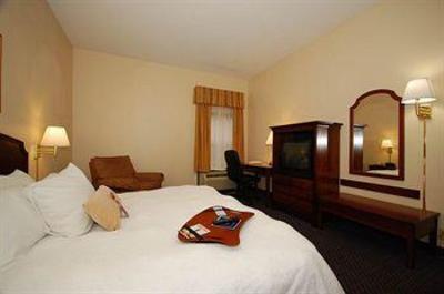 фото отеля Hampton Inn Petersburg - Ft. Lee