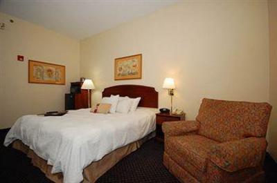фото отеля Hampton Inn Petersburg - Ft. Lee