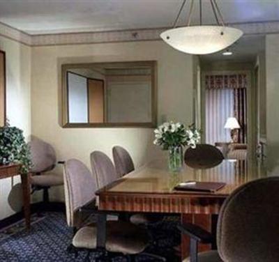 фото отеля DoubleTree Suites by Hilton Hotel Boston