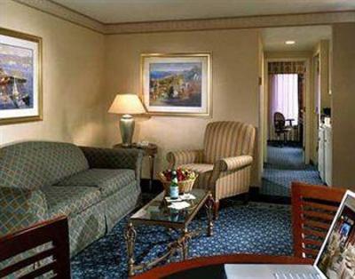 фото отеля DoubleTree Suites by Hilton Hotel Boston