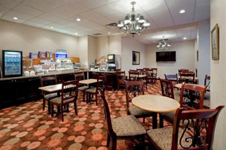 фото отеля Holiday Inn Express & Suites Regina