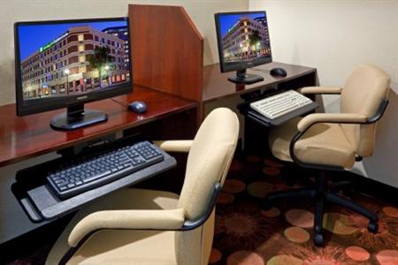 фото отеля Holiday Inn Express & Suites Regina
