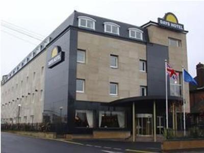 фото отеля Ramada London Ruislip