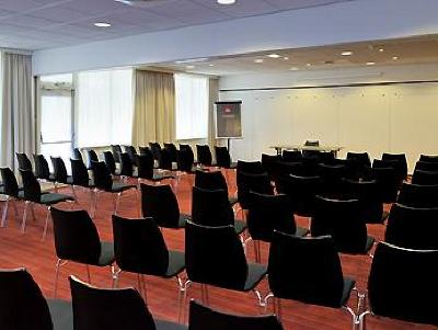 фото отеля Ibis Tilburg