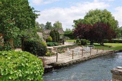 фото отеля The Mill And Old Swan Hotel Minster Lovell