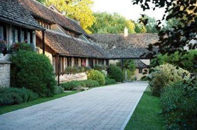 фото отеля The Mill And Old Swan Hotel Minster Lovell
