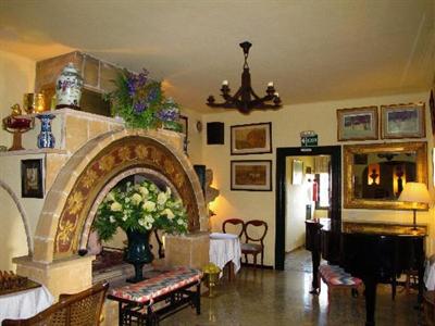 фото отеля Fowlers Hotel Santanyi