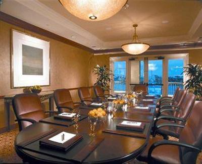 фото отеля The Balboa Bay Club & Resort