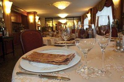 фото отеля Hotel La Bussola Novara