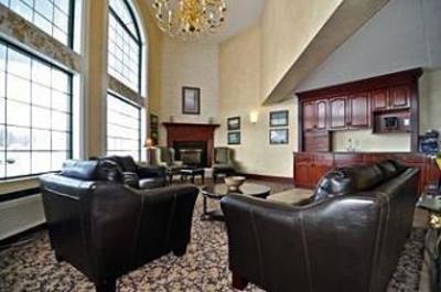 фото отеля BEST WESTERN PLUS Couchiching Inn