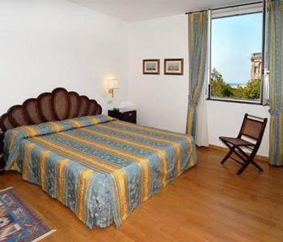 фото отеля Hotel Clelia Deiva Marina
