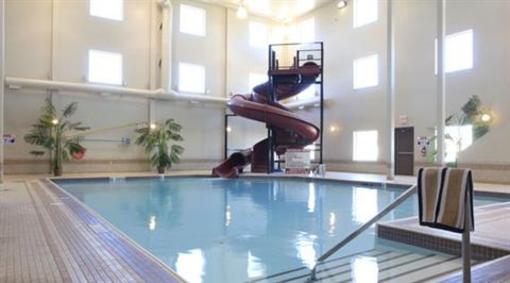 фото отеля Pomeroy Inn & Suites