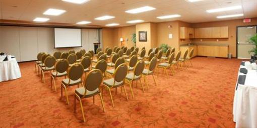 фото отеля Pomeroy Inn & Suites