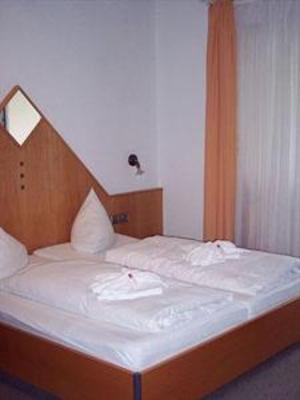 фото отеля Hotel & Restaurant Lowen Rust