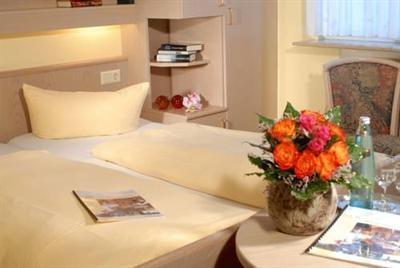 фото отеля Hotel & Restaurant Lowen Rust