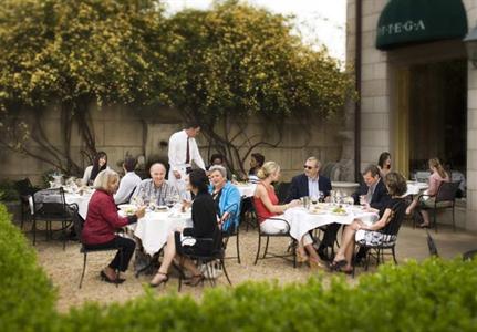 фото отеля Embassy Suites Birmingham-Hoover