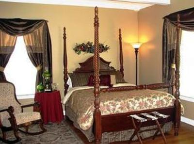 фото отеля The Hill House Bed and Breakfast Loretto