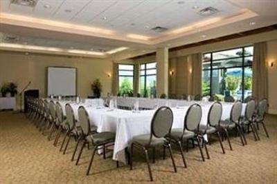 фото отеля Summerland Waterfront Resort & Spa