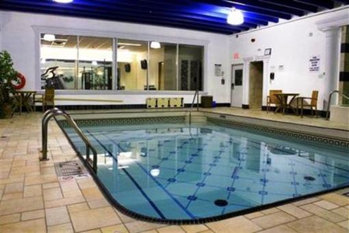 фото отеля Holiday Inn & Suites Parkway Conference Centre