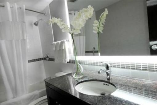 фото отеля Holiday Inn & Suites Parkway Conference Centre