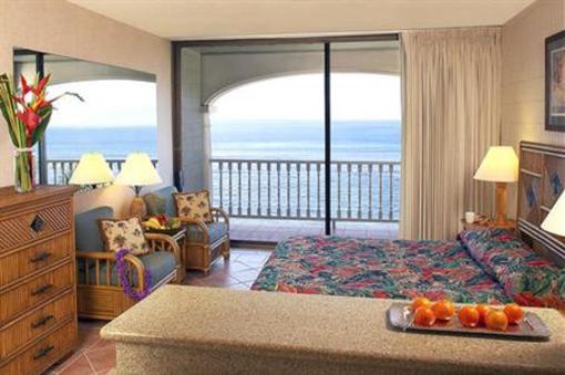 фото отеля Lahaina Shores Beach Resort