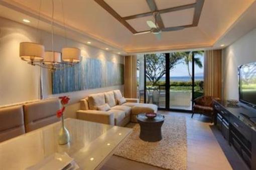 фото отеля Lahaina Shores Beach Resort