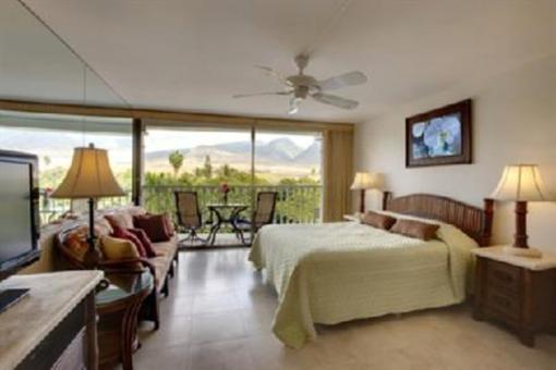 фото отеля Lahaina Shores Beach Resort