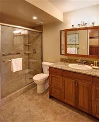 фото отеля Lahaina Shores Beach Resort