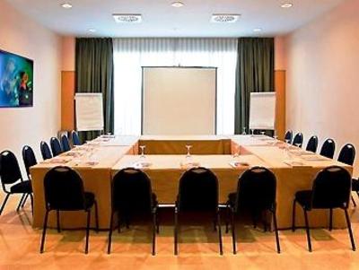 фото отеля Hotel Ibis Madrid Arganda