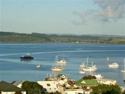 фото отеля B's Over the Bay Holiday House