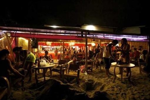 фото отеля Echo Beach Backpackers