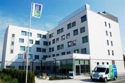 фото отеля Holiday Inn Express Warsaw Airport