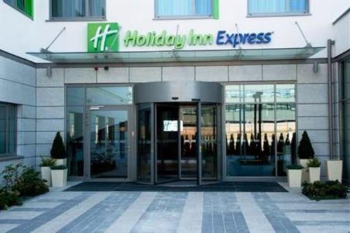 фото отеля Holiday Inn Express Warsaw Airport
