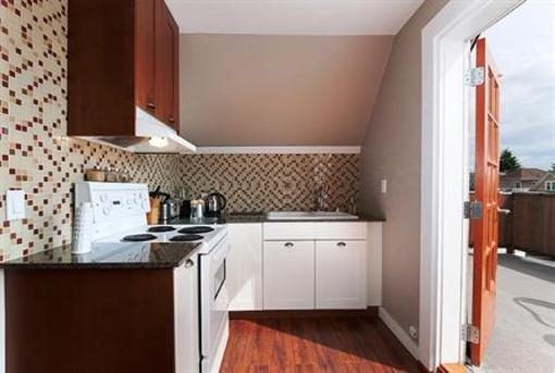 фото отеля Commercial Drive Accommodations
